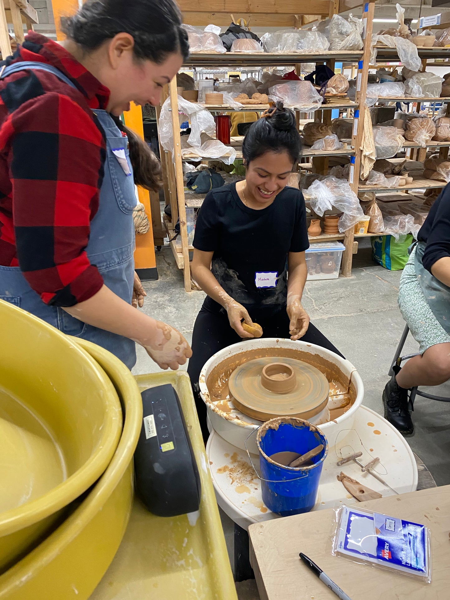 Barro y Cumbia: Torno y Construcción a Mano
